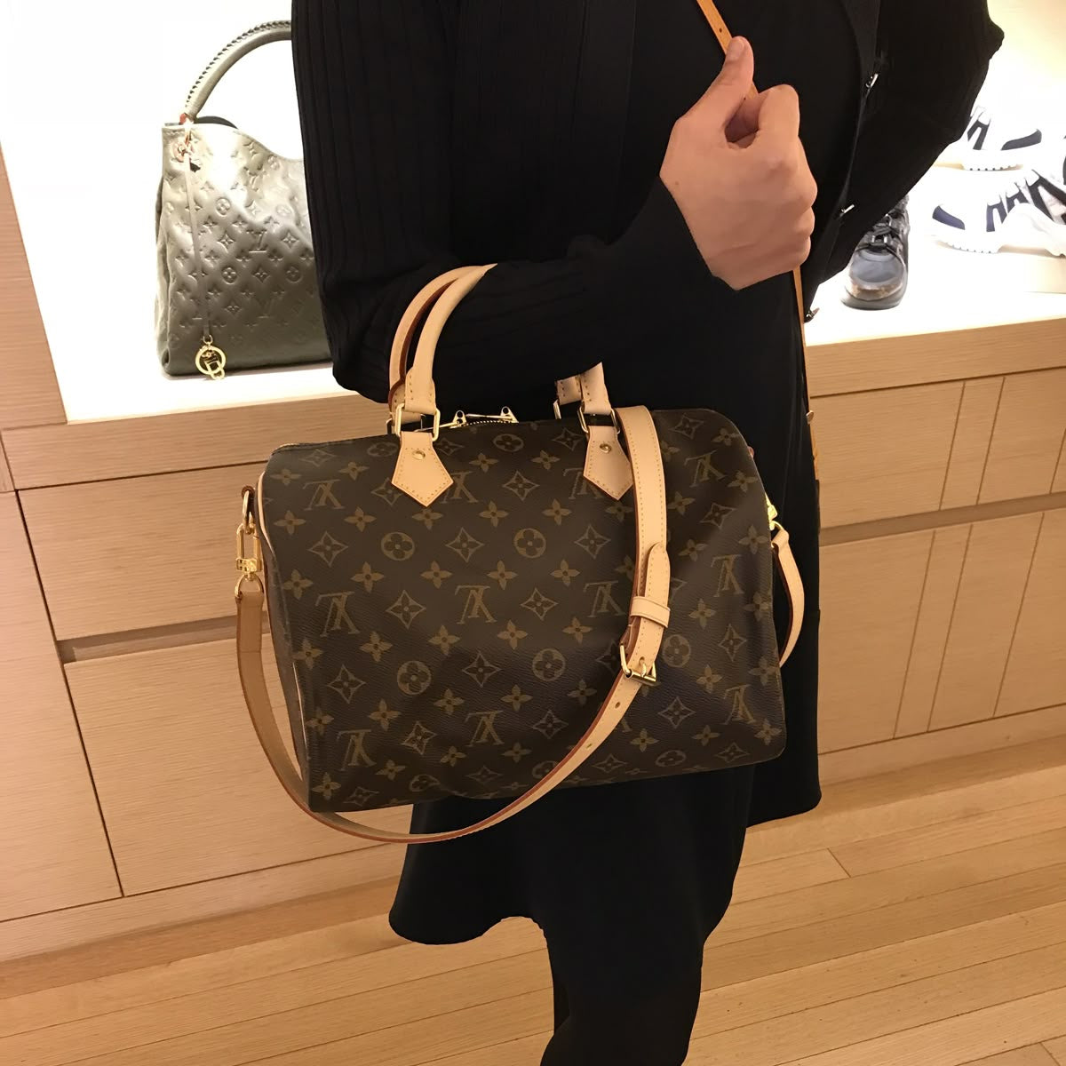 LV Speedy Bandoulière 30 Bag